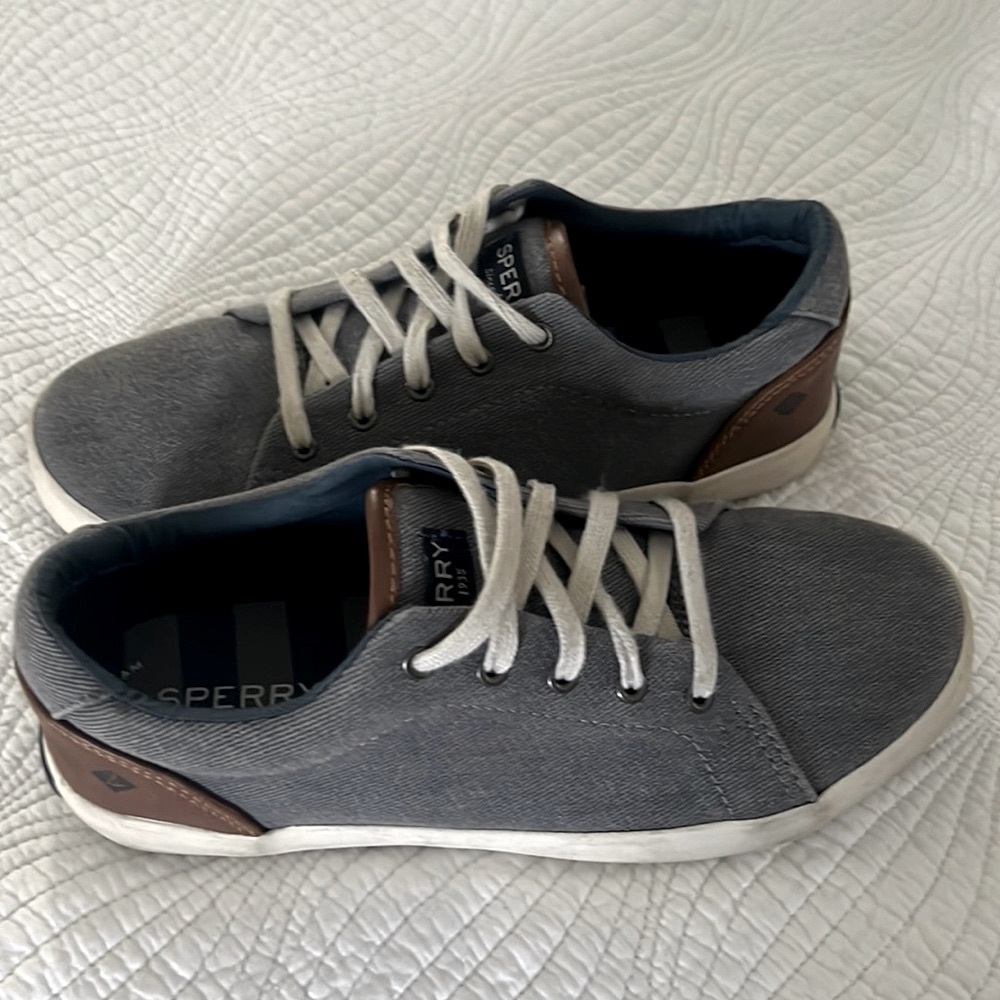 Sperry Tuck LTT Boys Youth Size 4